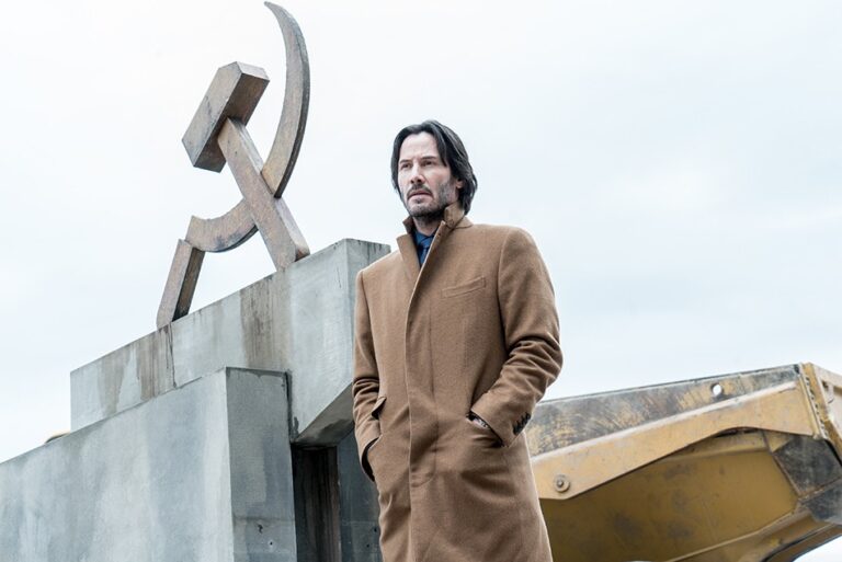 First Look: Keanu Reeves Heats Up in Siberia (2018) First Look: Keanu Reeves Heats Up in Siberia (2018)